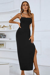 Robe fendue à bretelles spaghetti et strass